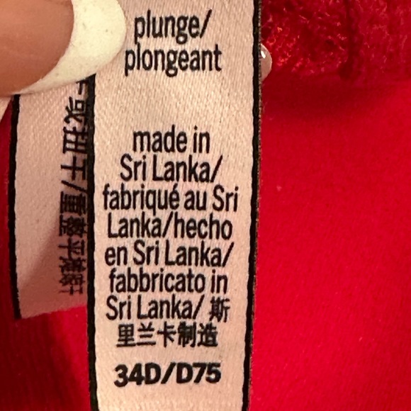 Victoria Secret Bra Size: 34D - Picture 5 of 5